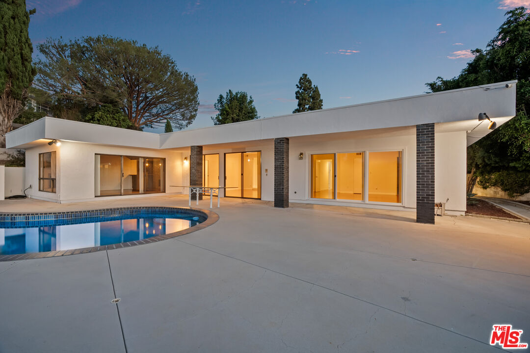 3329 Dona Rosa Dr