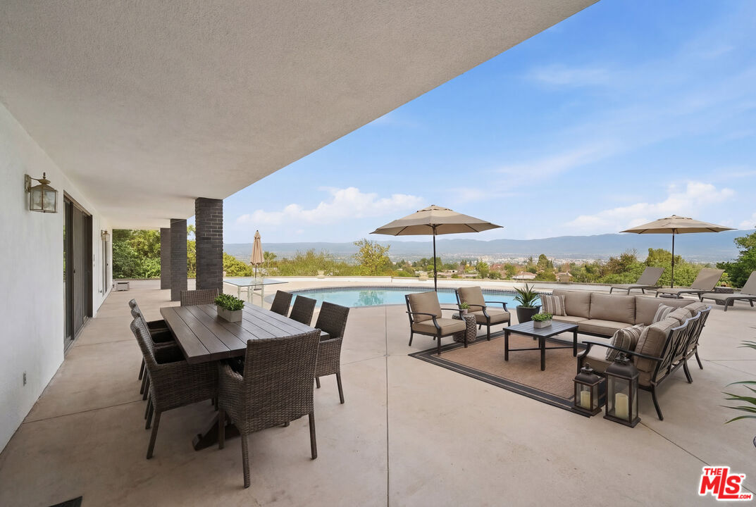 3329 Dona Rosa Dr