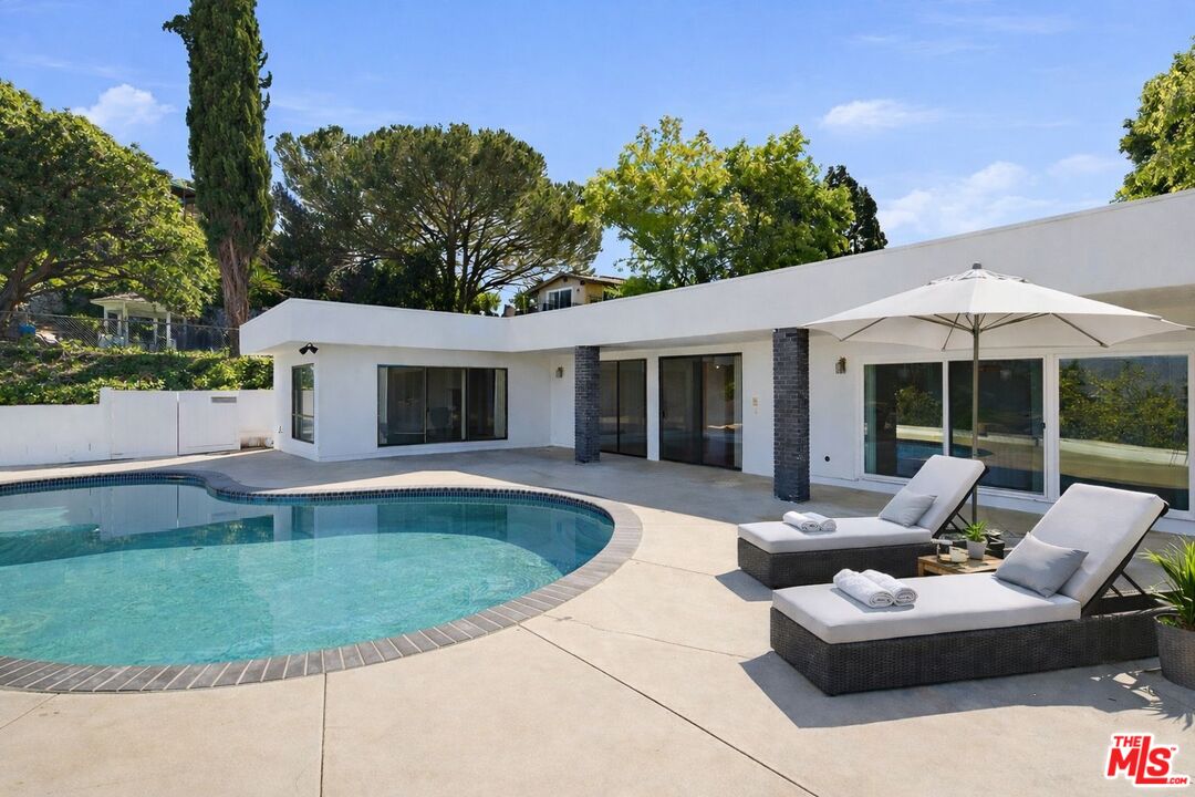 3329 Dona Rosa Dr