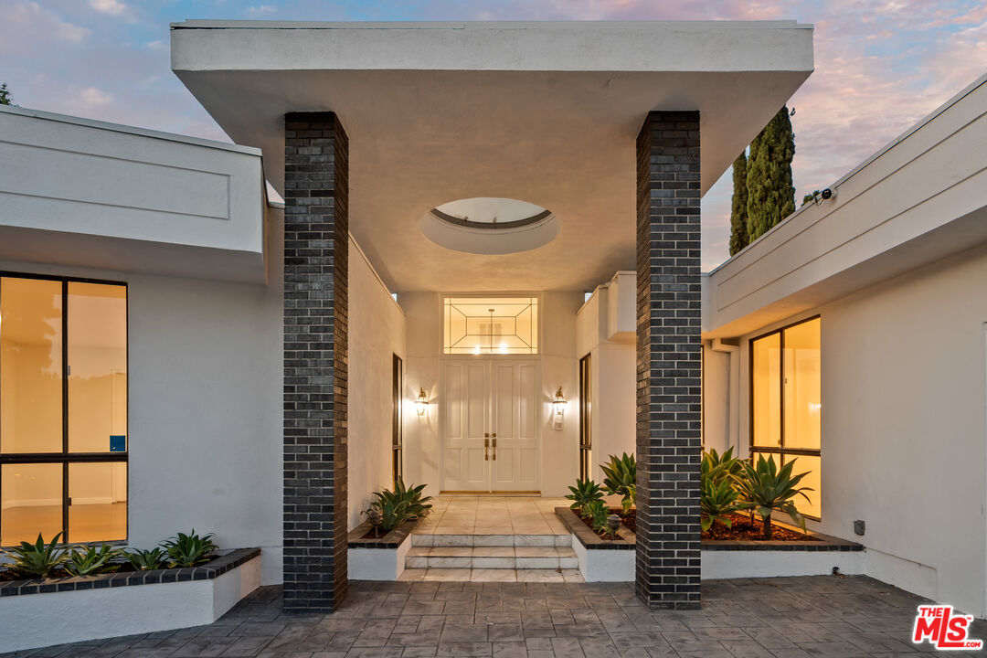 3329 Dona Rosa Dr