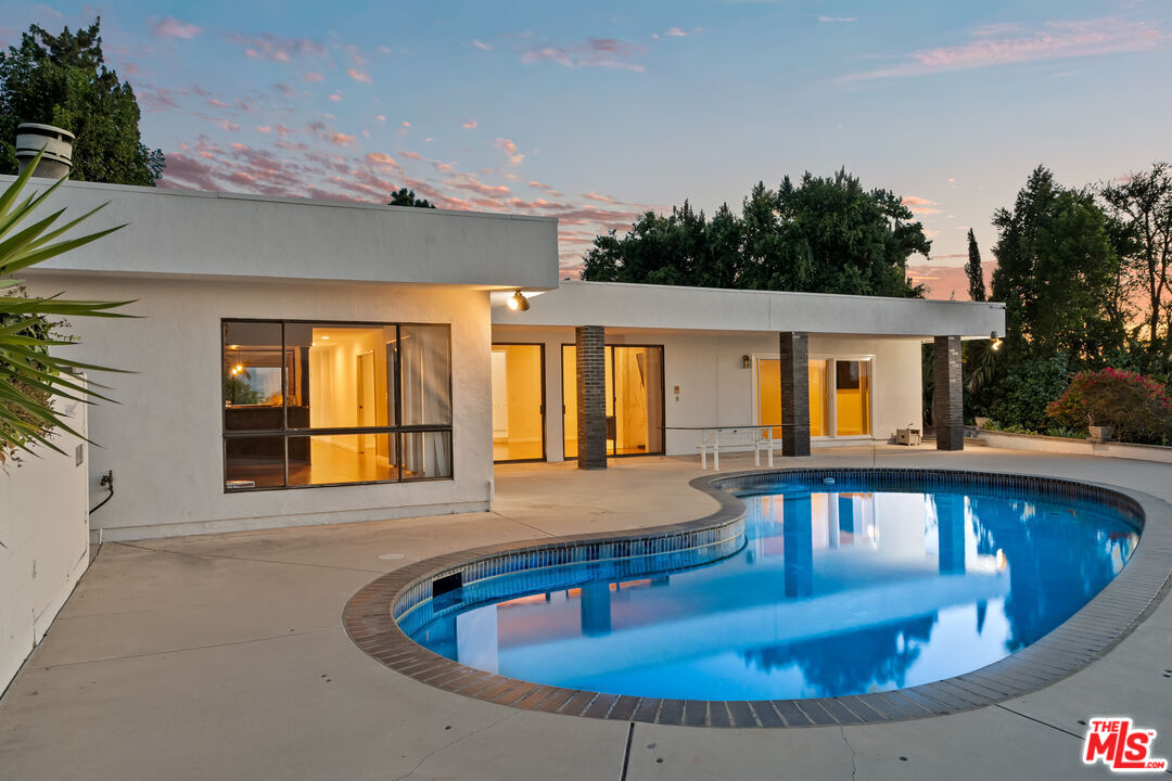 3329 Dona Rosa Dr