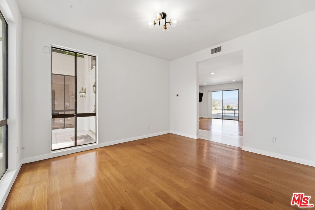 3329 Dona Rosa Dr