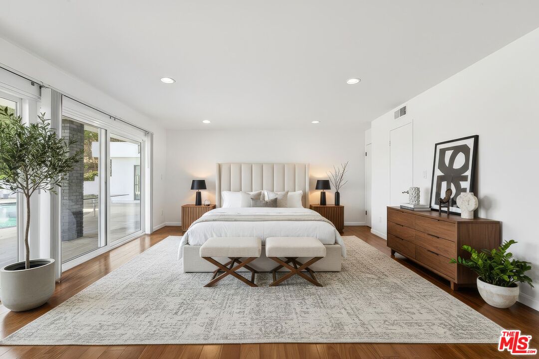 3329 Dona Rosa Dr