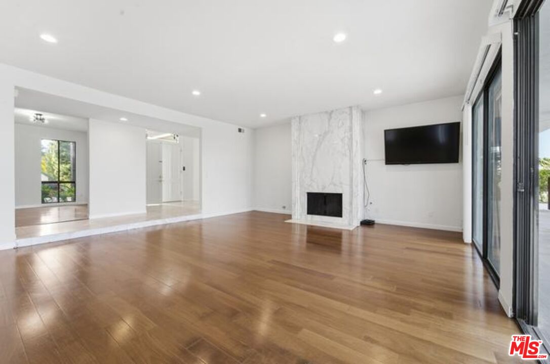3329 Dona Rosa Dr