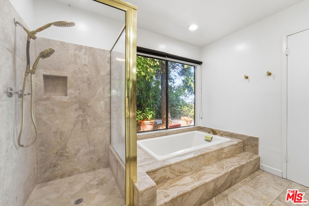 3329 Dona Rosa Dr