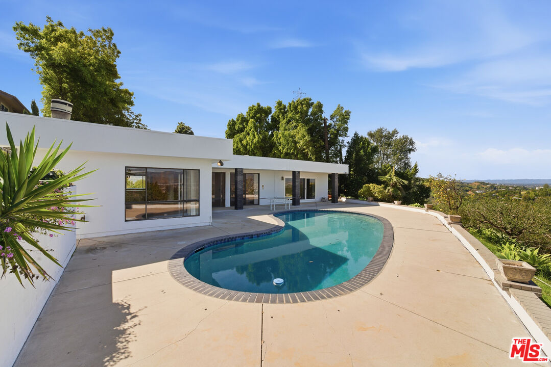 3329 Dona Rosa Dr