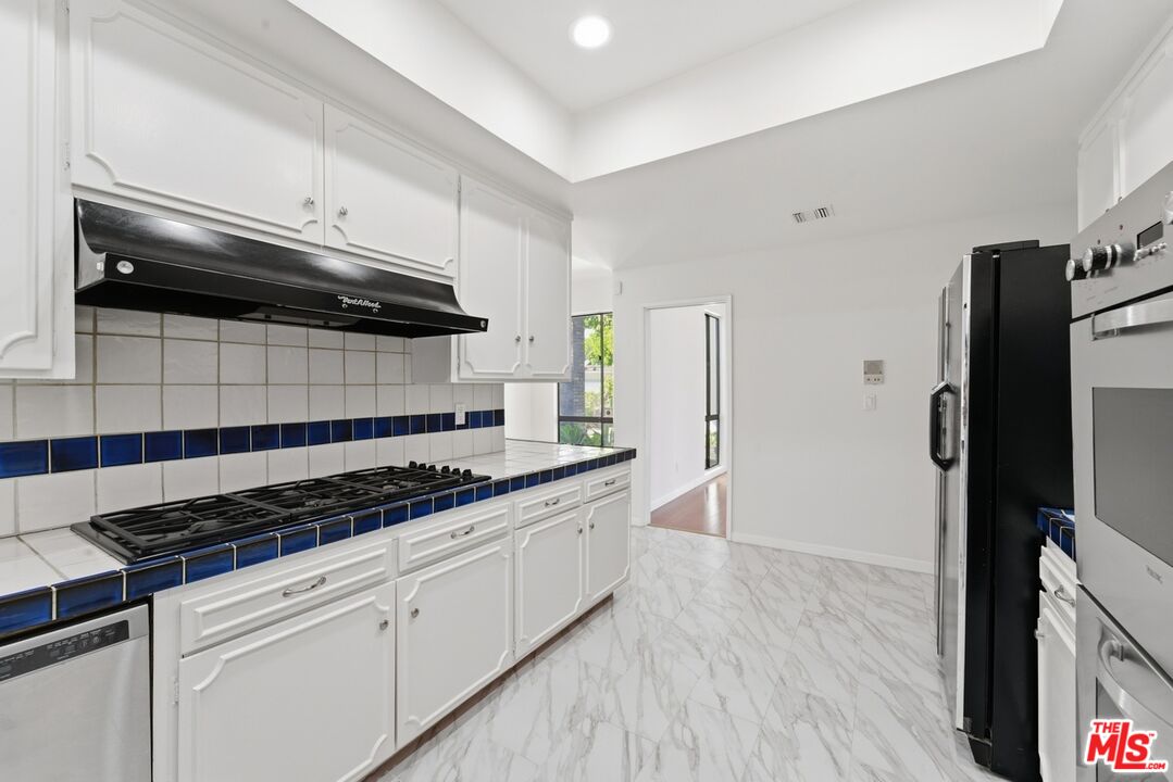 3329 Dona Rosa Dr