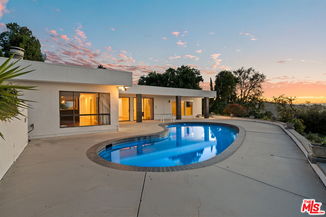 3329 Dona Rosa Dr