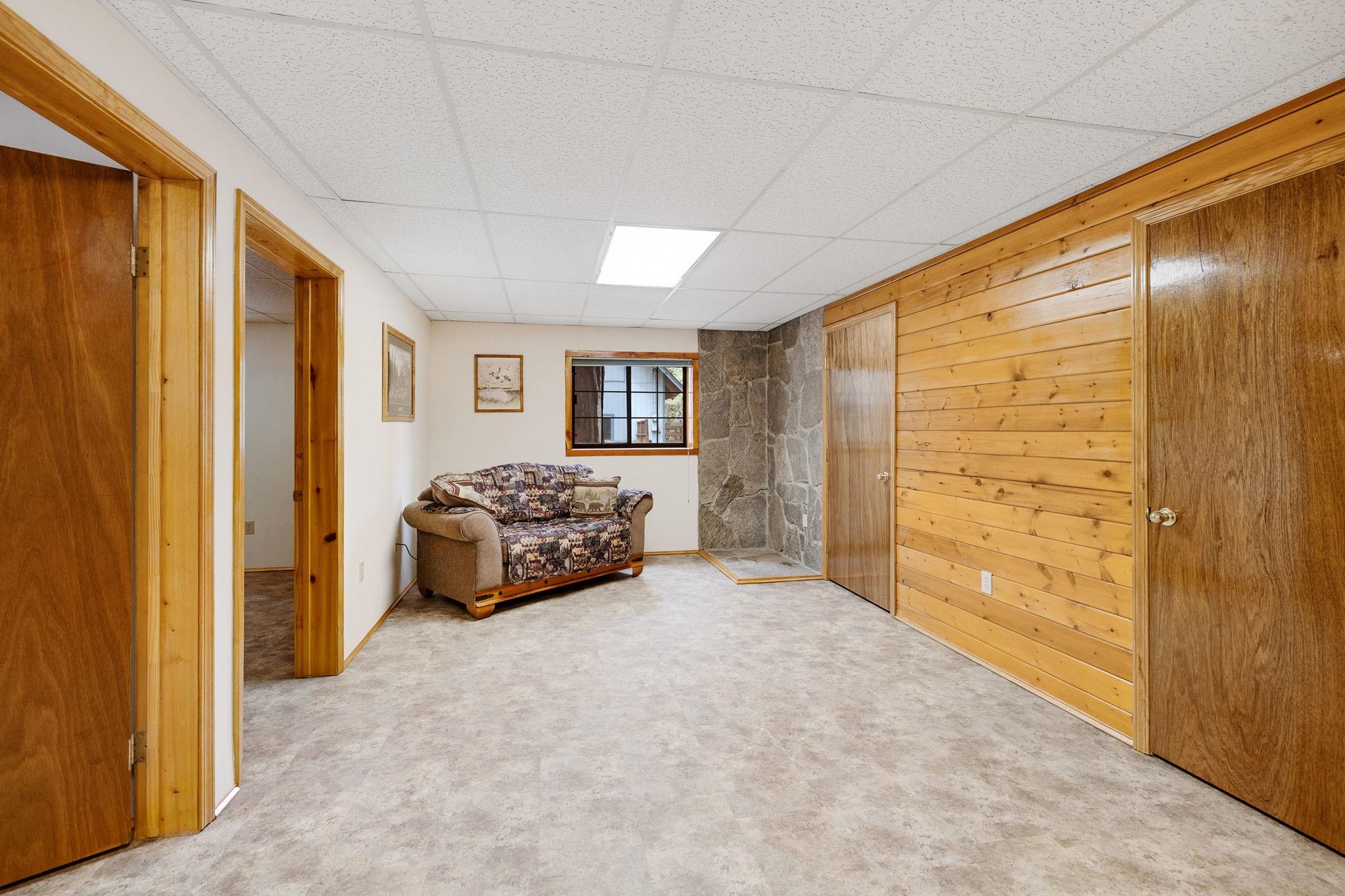 15039 Donnington Lane