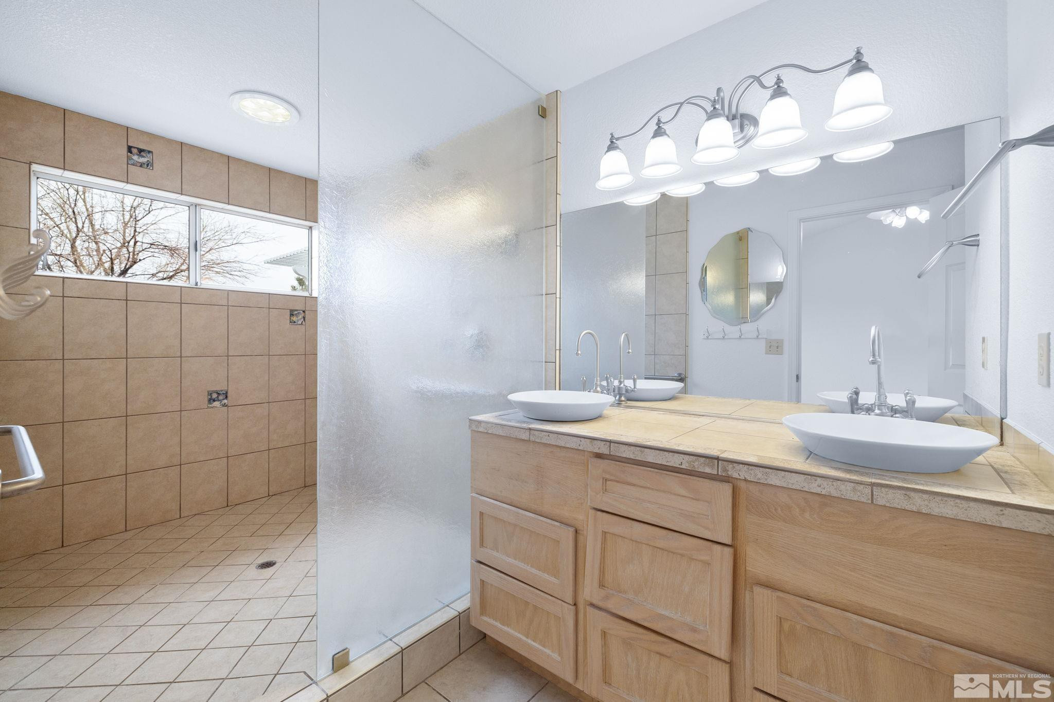 3542 N Sunridge Drive