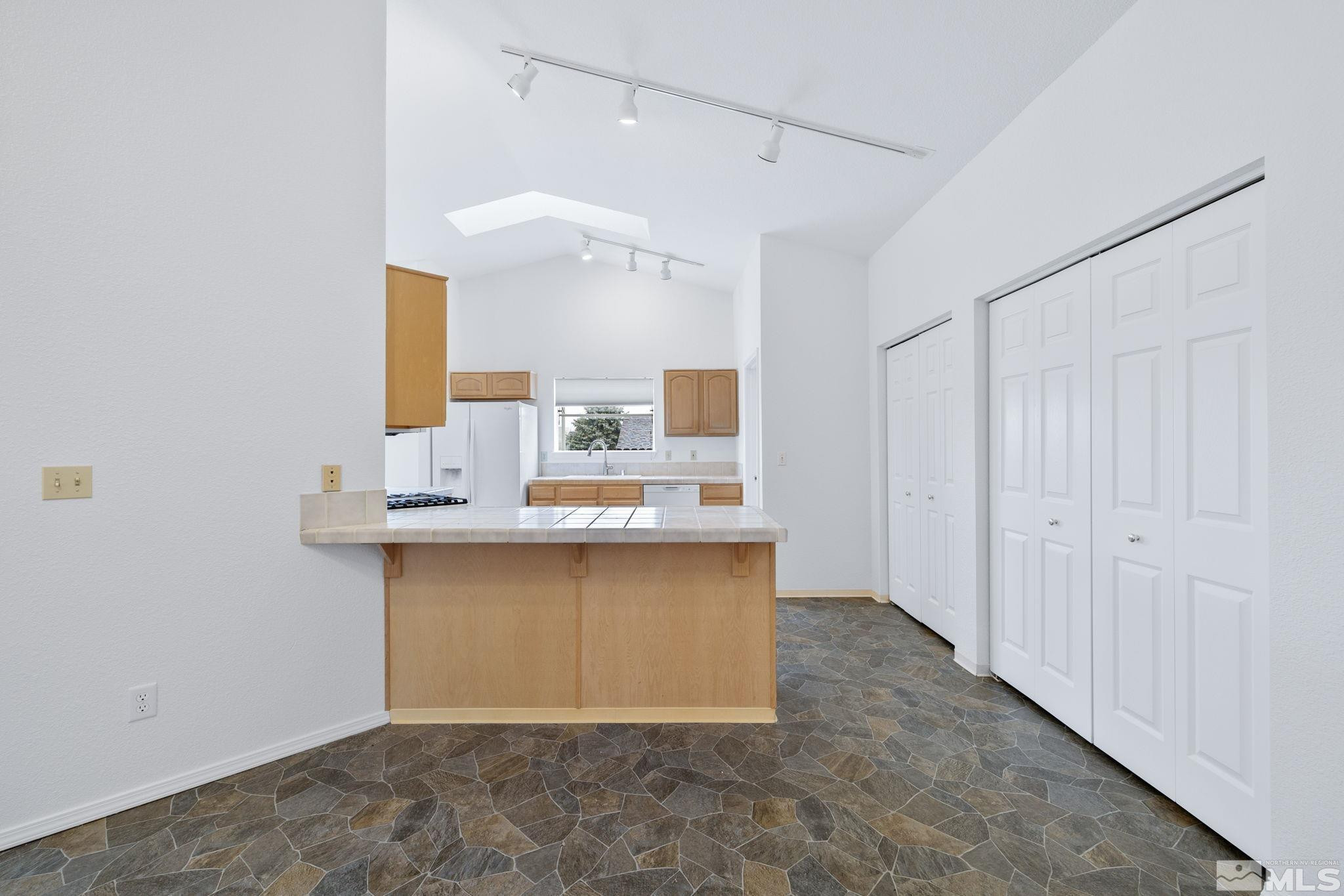 3542 N Sunridge Drive