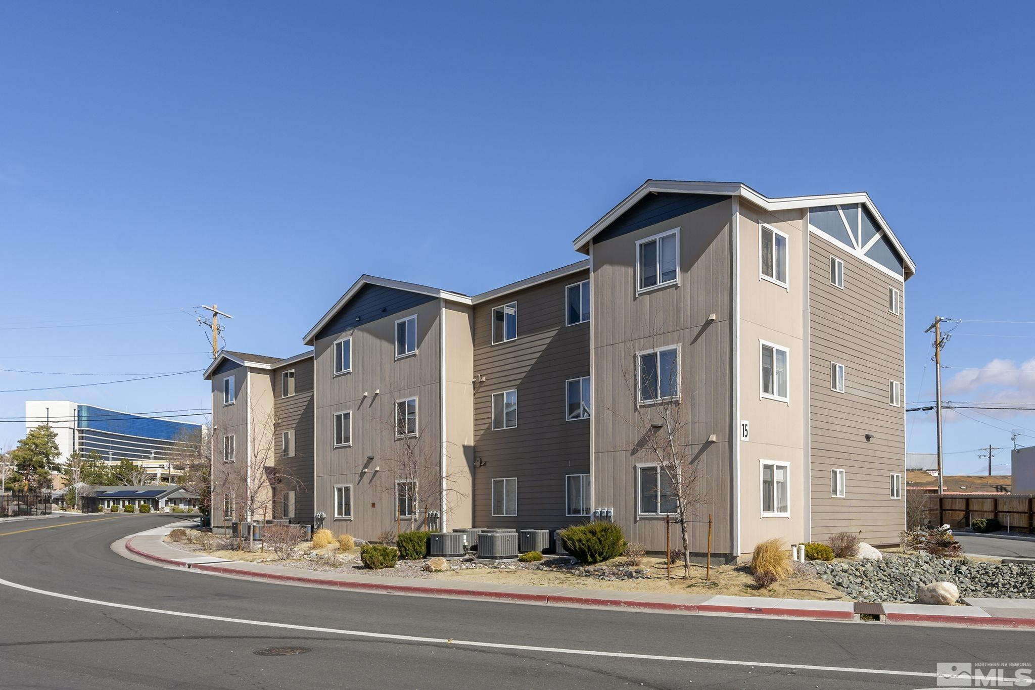 15 Gentry Way, 12 units