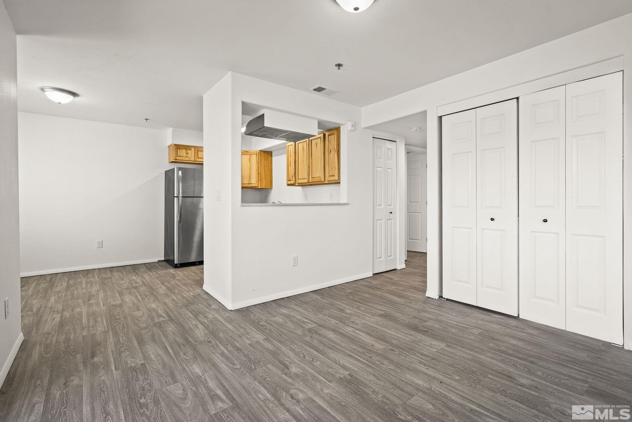 15 Gentry Way, 12 units