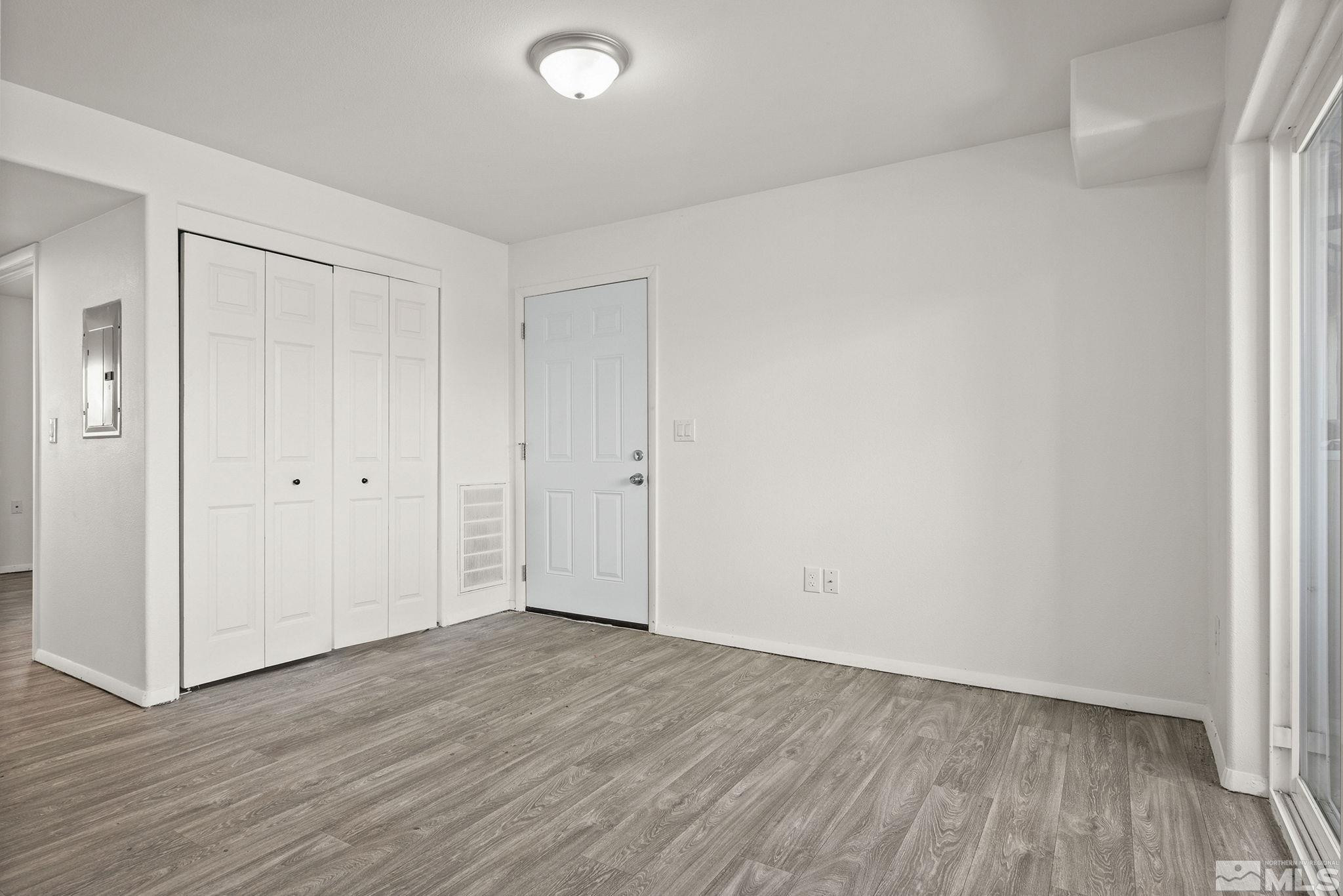15 Gentry Way, 12 units