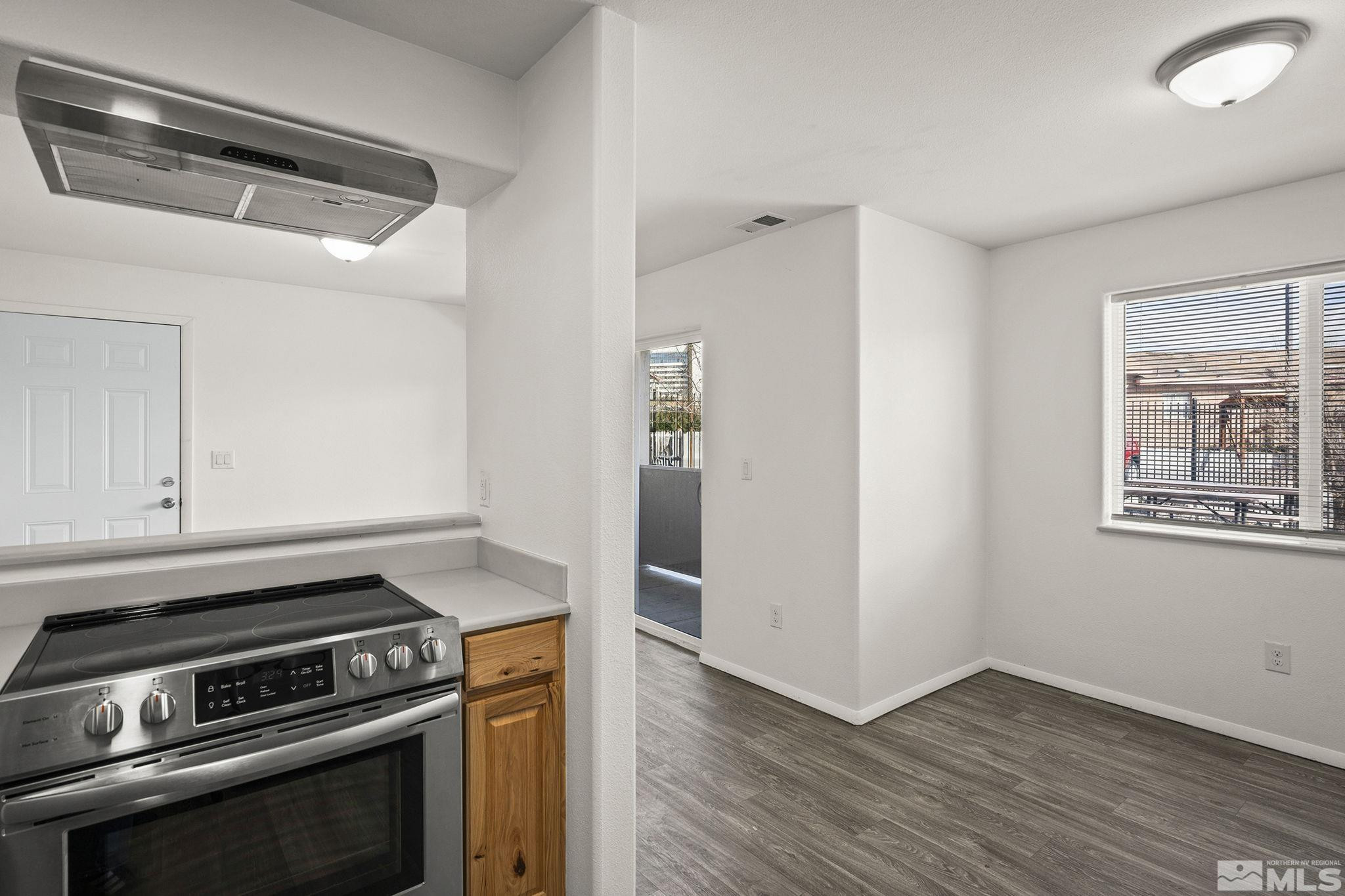 15 Gentry Way, 12 units