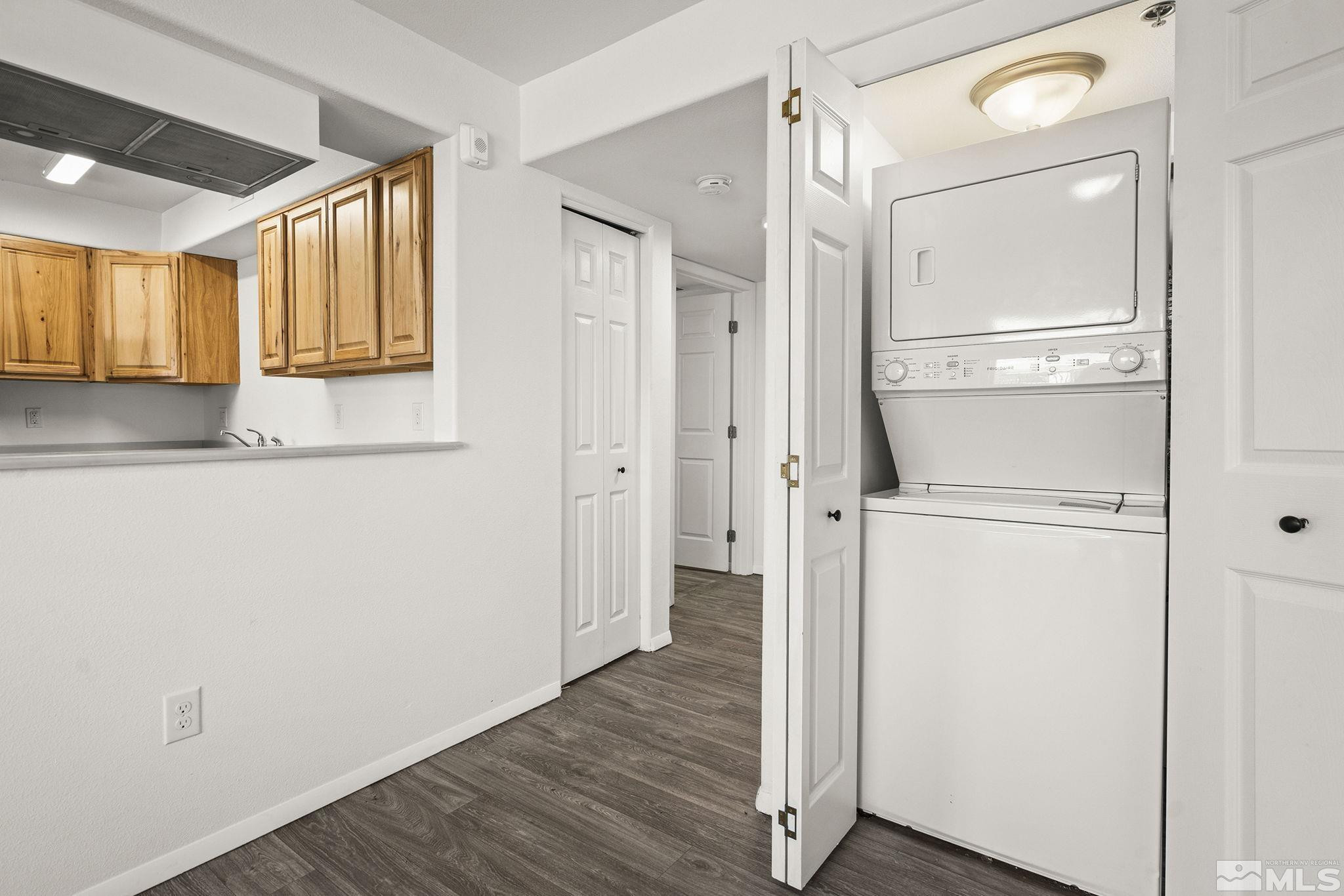 15 Gentry Way, 12 units