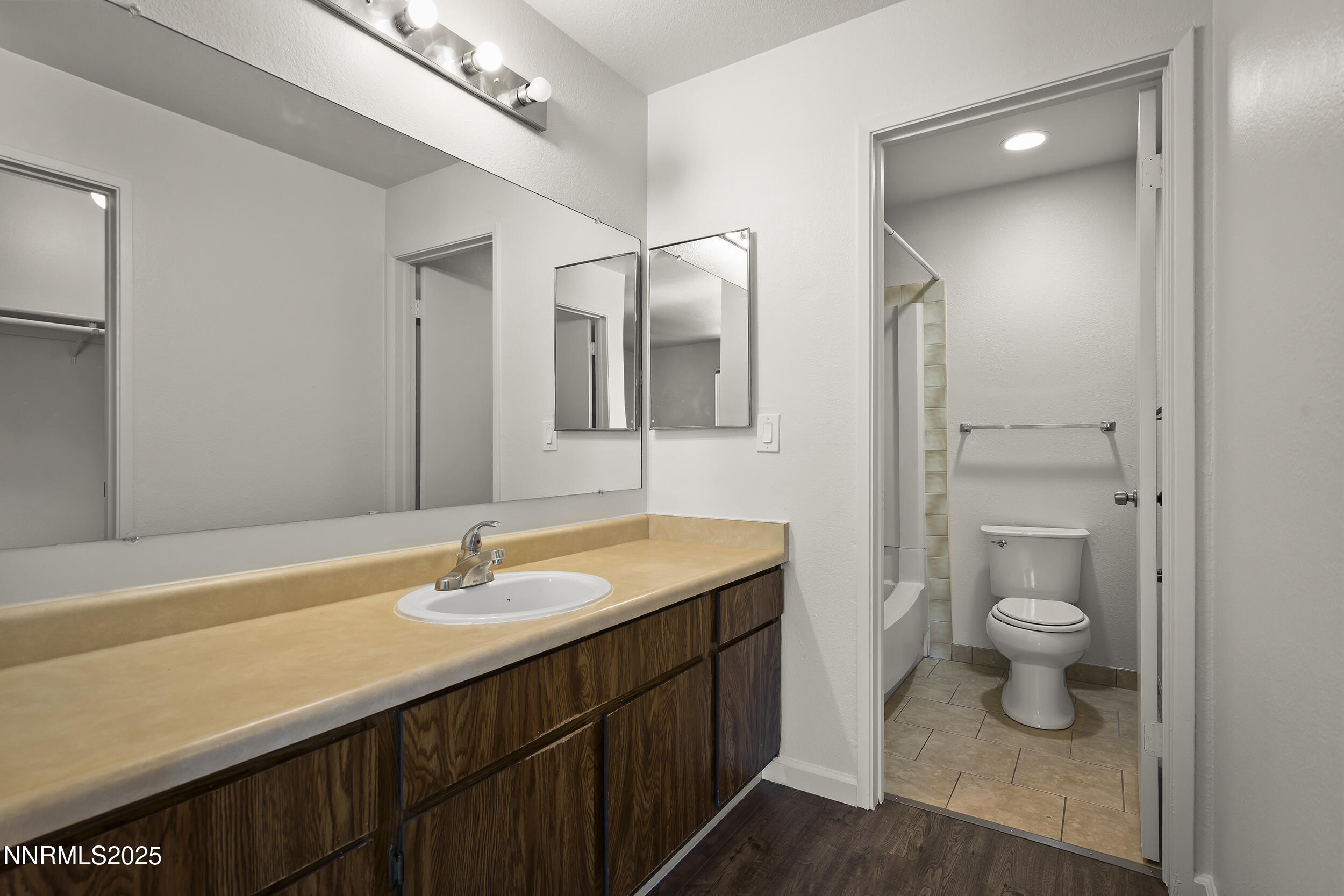 555 E Patriot Boulevard, 218