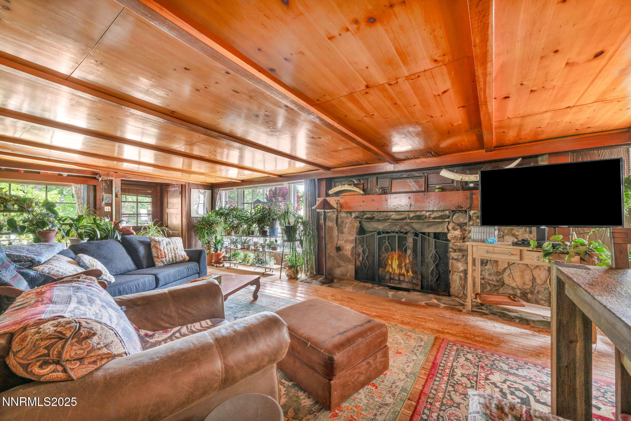 2455 W Plumb Lane