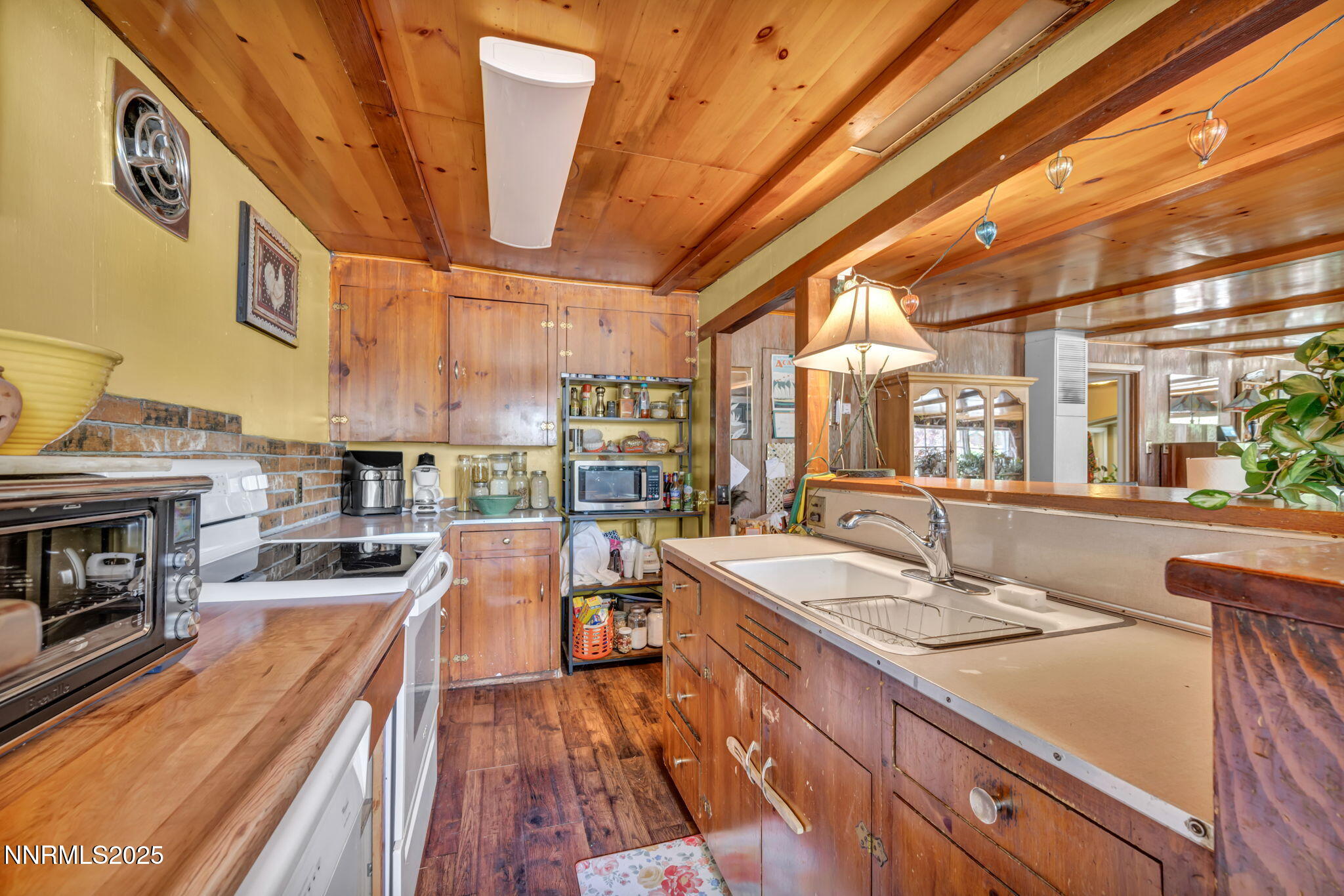 2455 W Plumb Lane