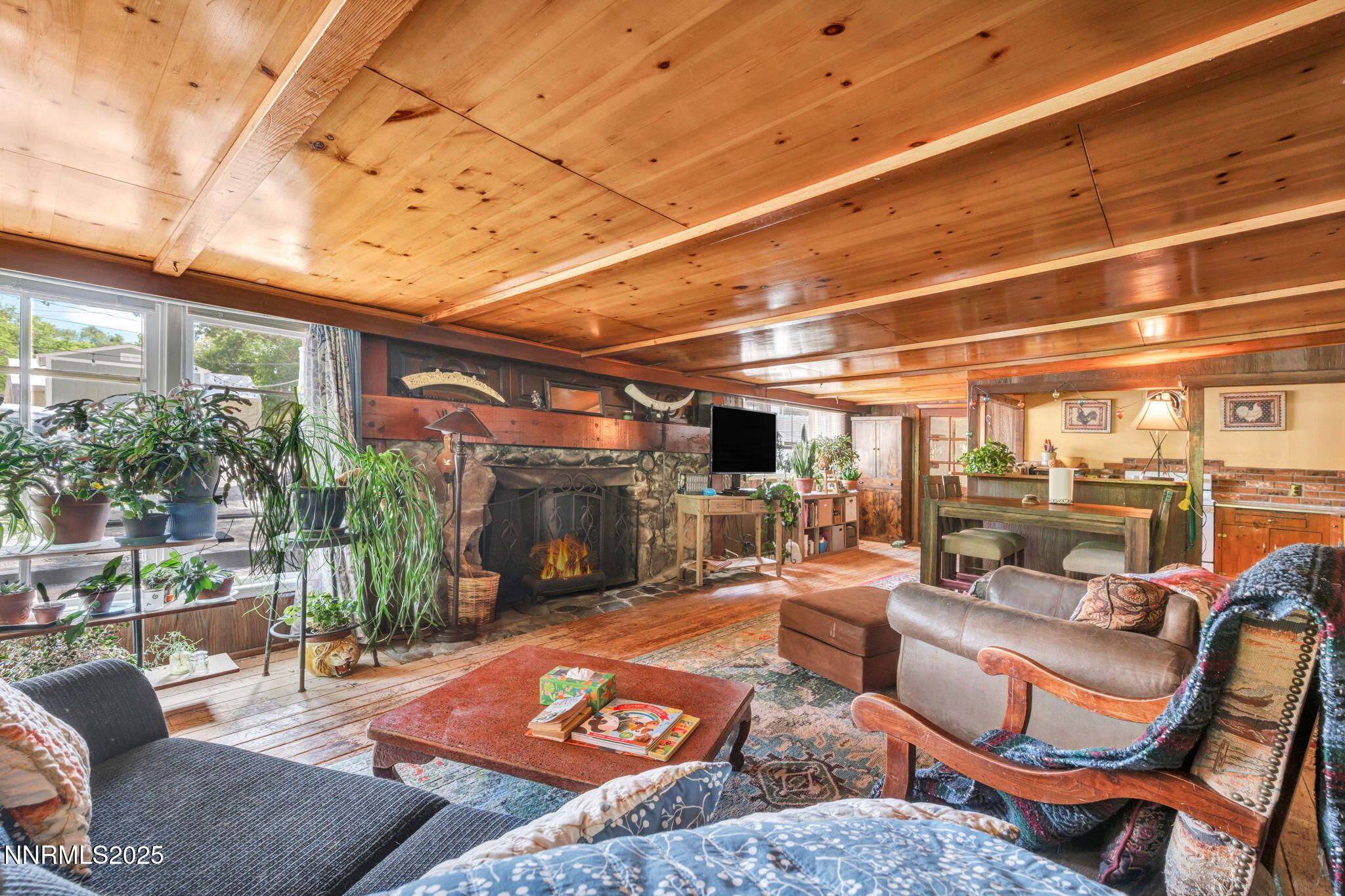 2455 W Plumb Lane