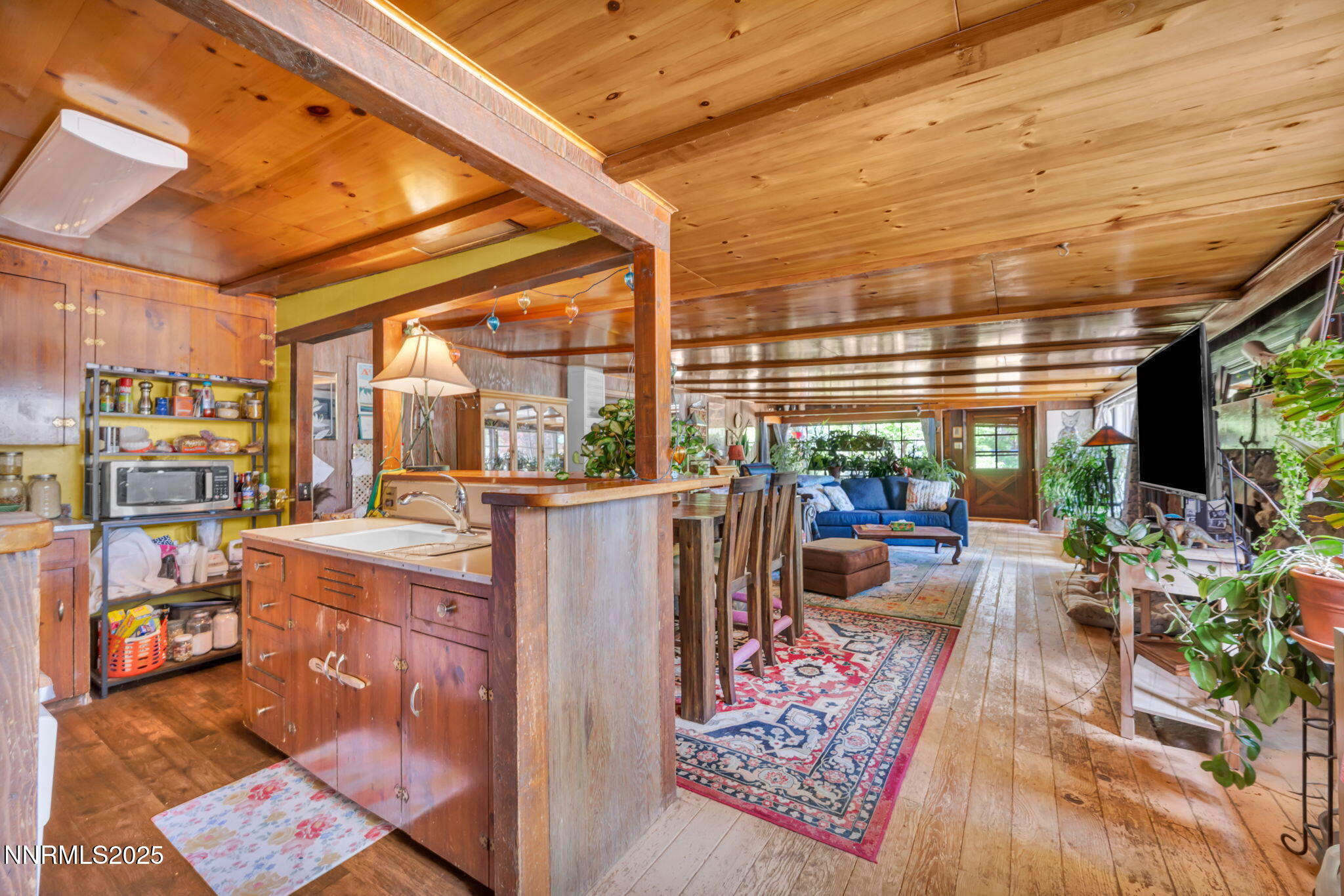 2455 W Plumb Lane