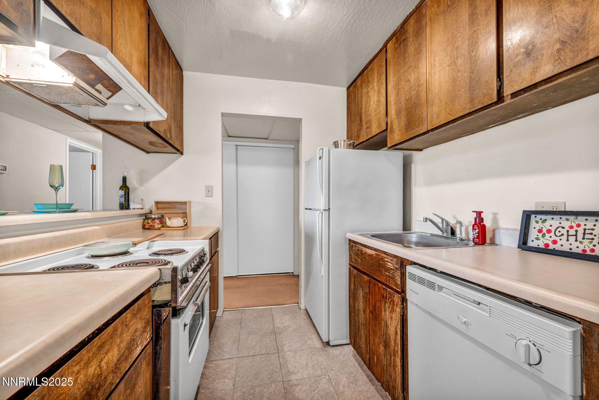 2955 Lakeside Drive, 203