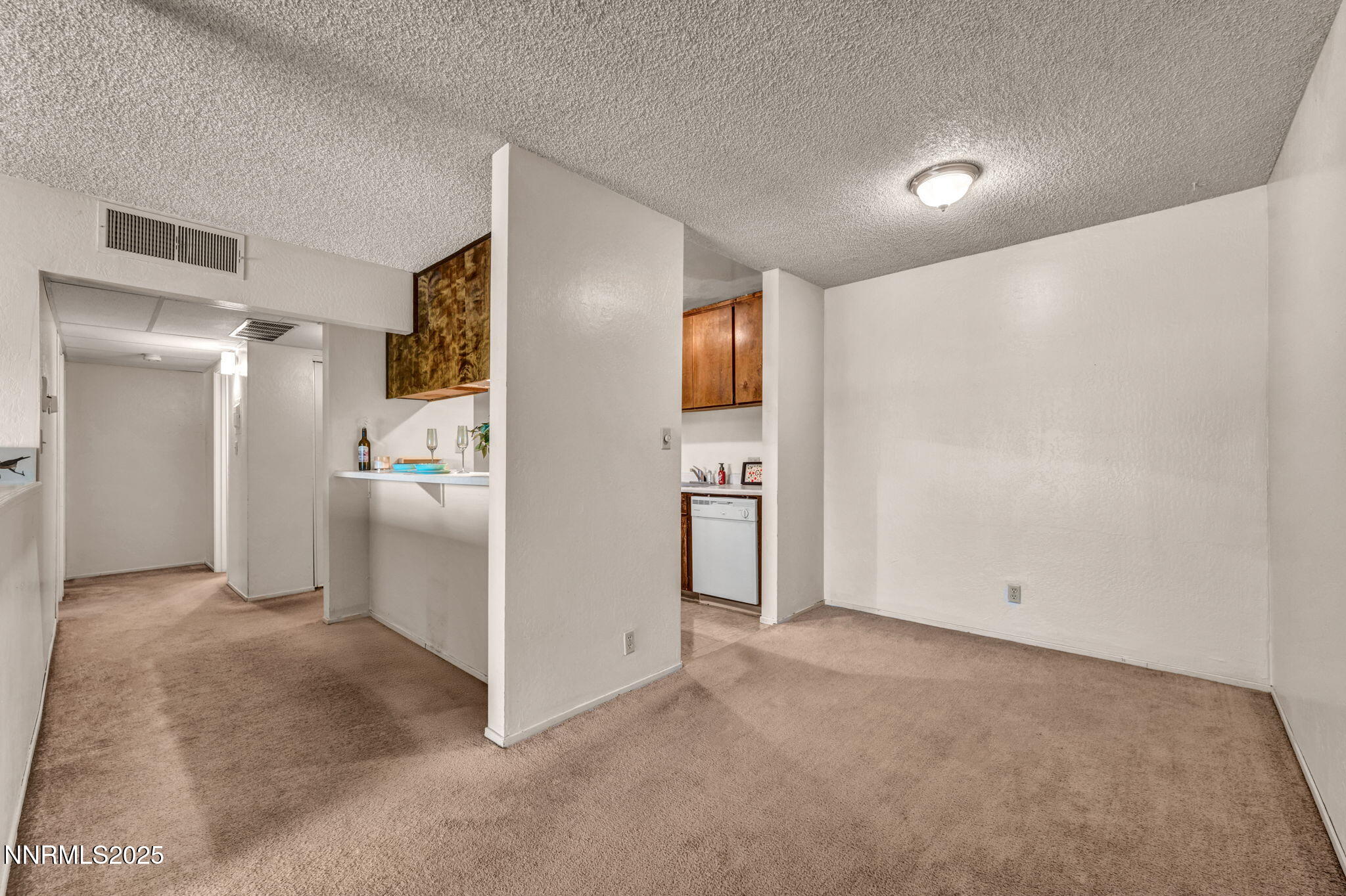2955 Lakeside Drive, 203