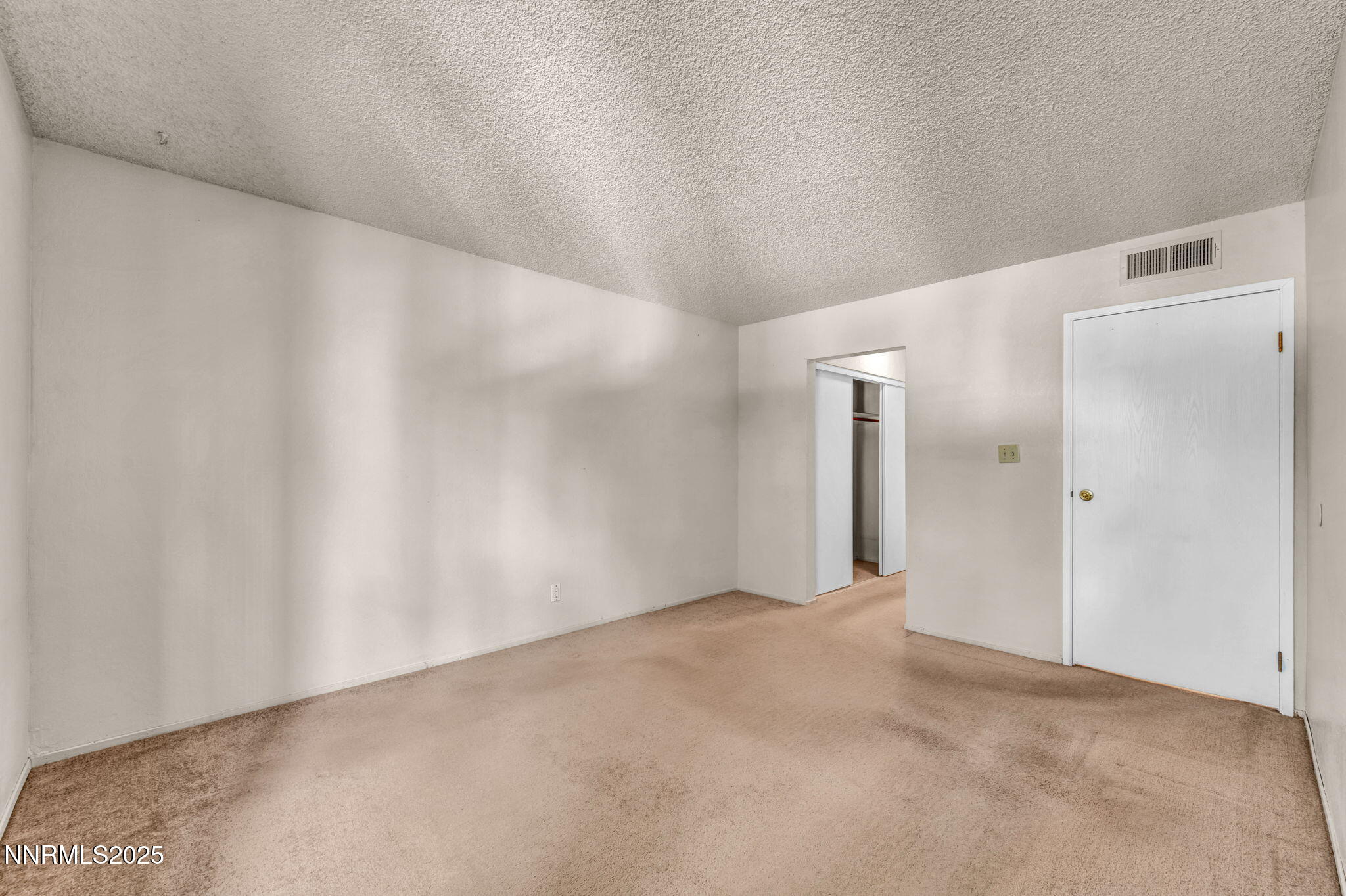 2955 Lakeside Drive, 203