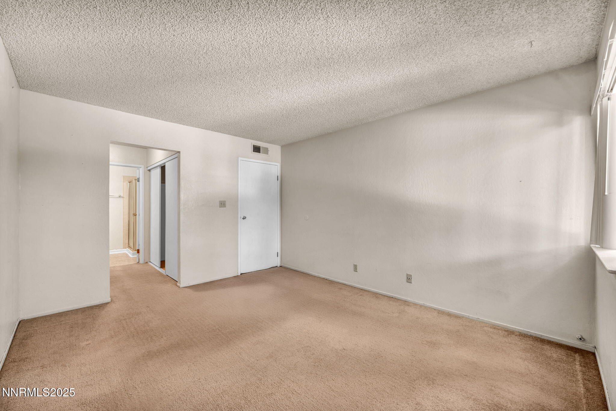 2955 Lakeside Drive, 203