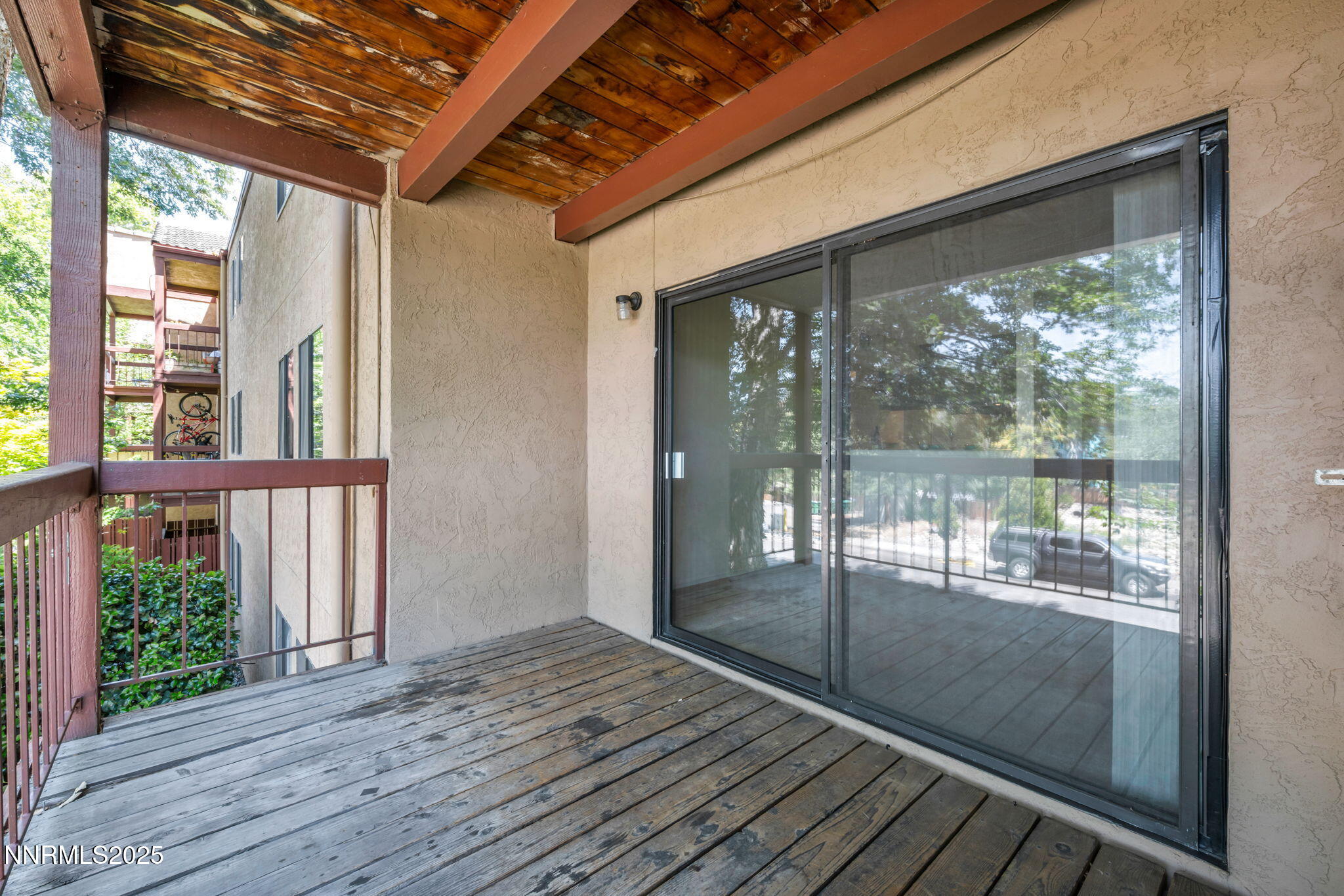 2955 Lakeside Drive, 203