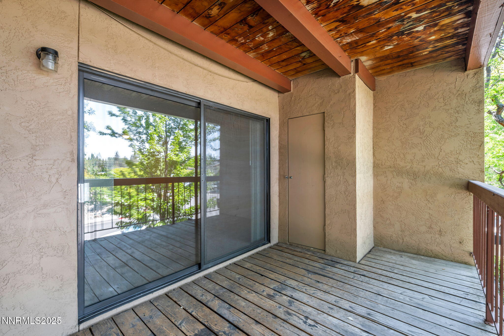 2955 Lakeside Drive, 203