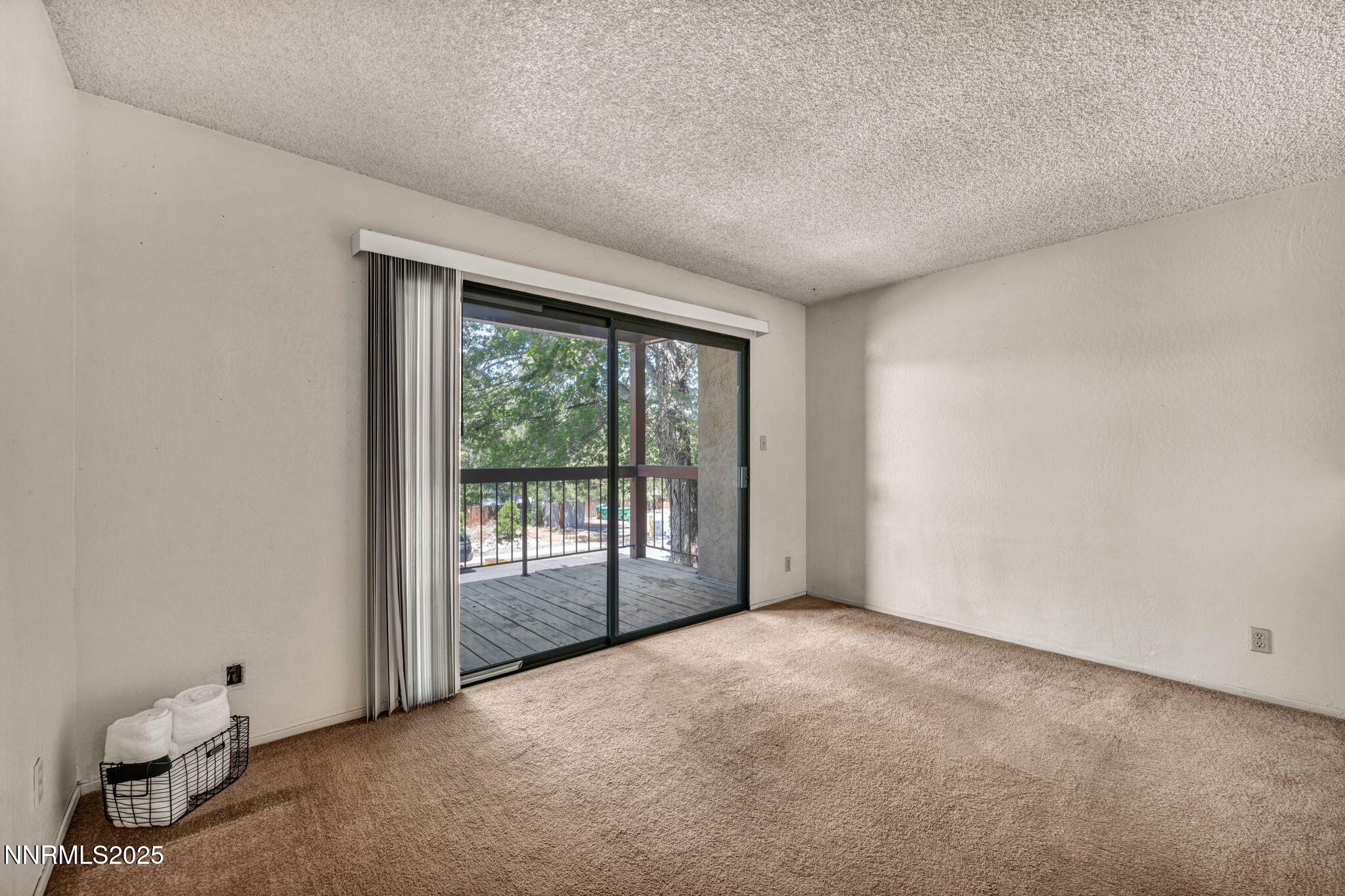 2955 Lakeside Drive, 203