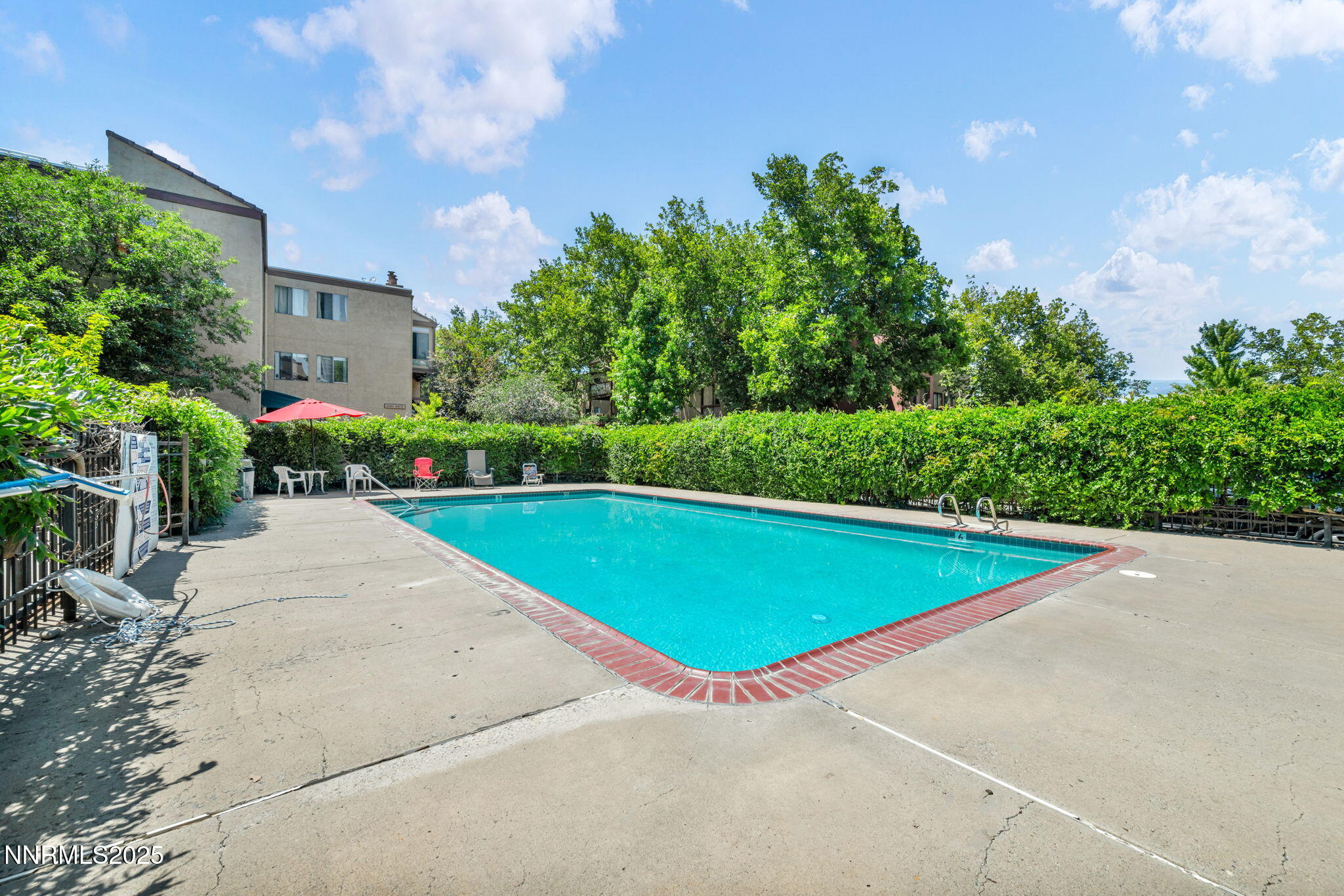 2955 Lakeside Drive, 203