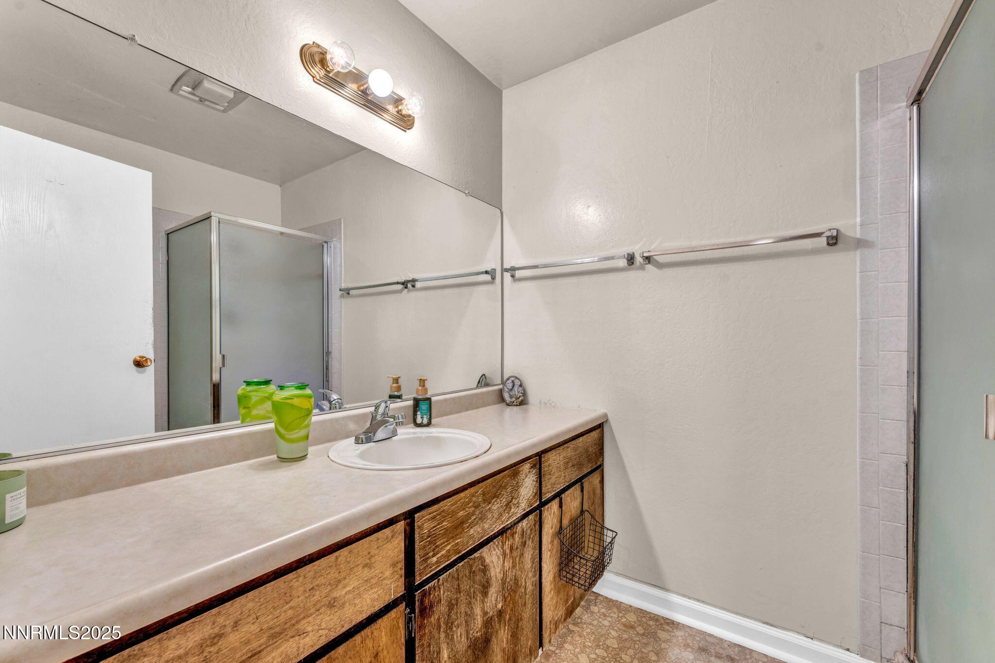 2955 Lakeside Drive, 203
