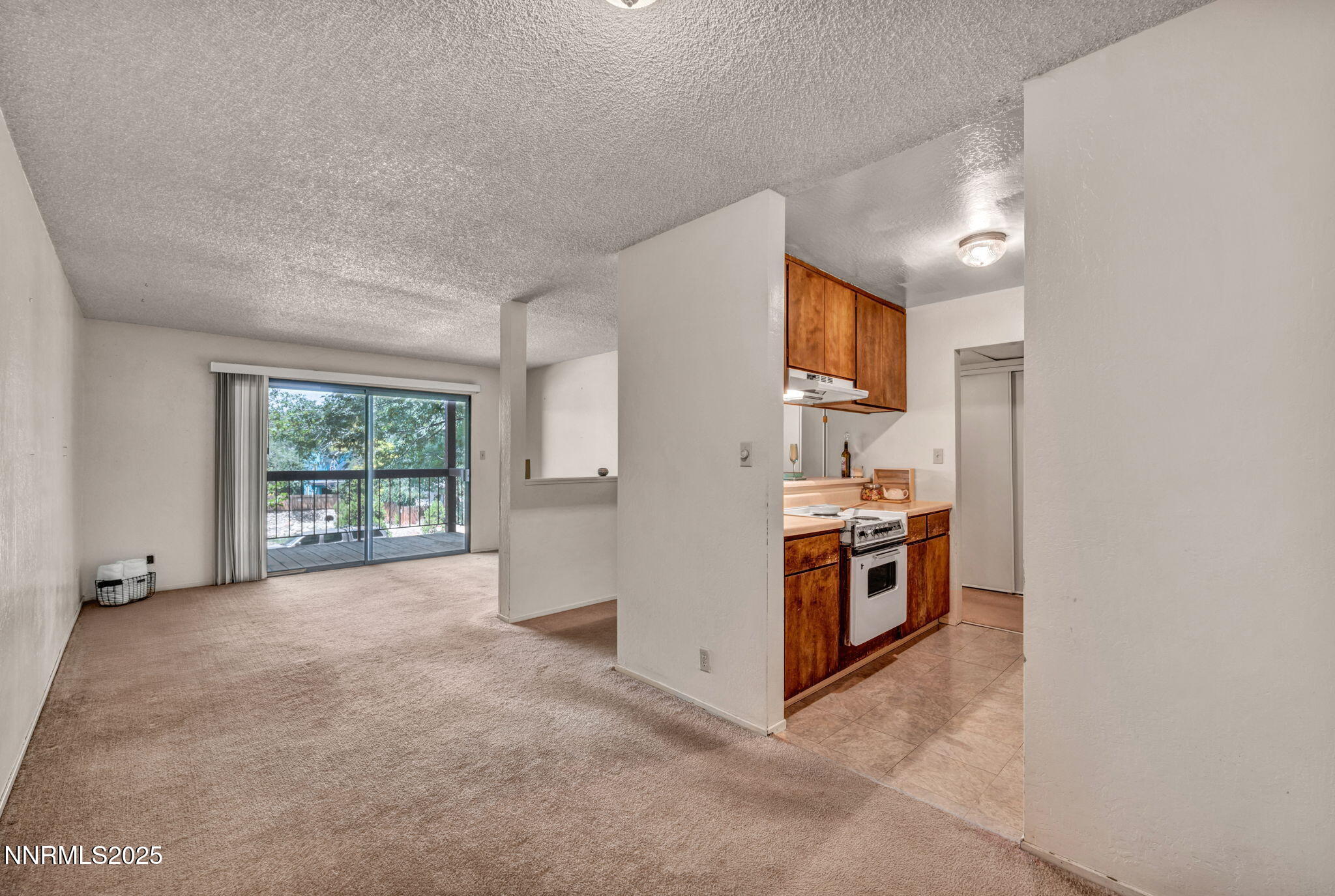 2955 Lakeside Drive, 203