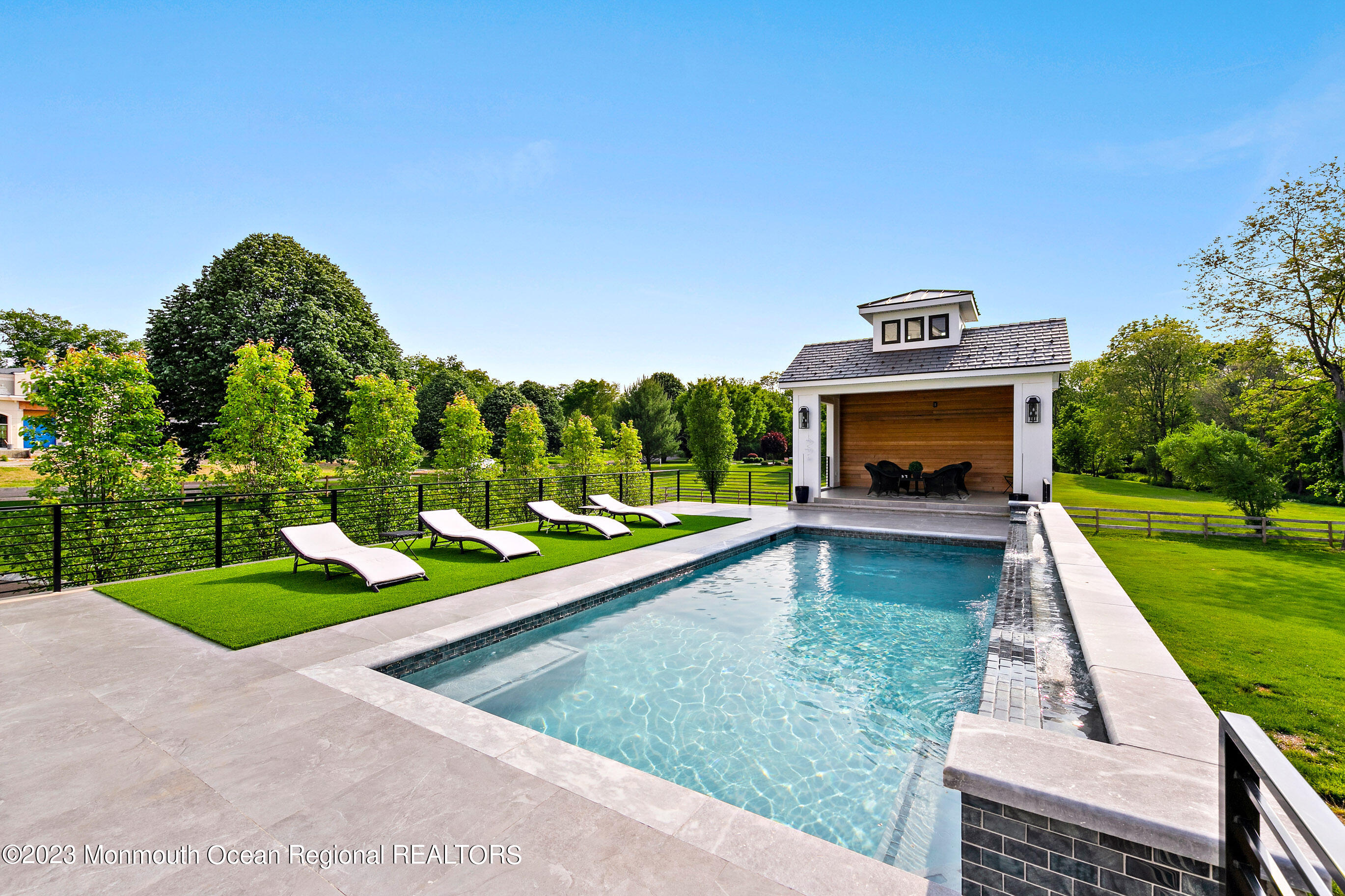 2 Ponderosa Drive
