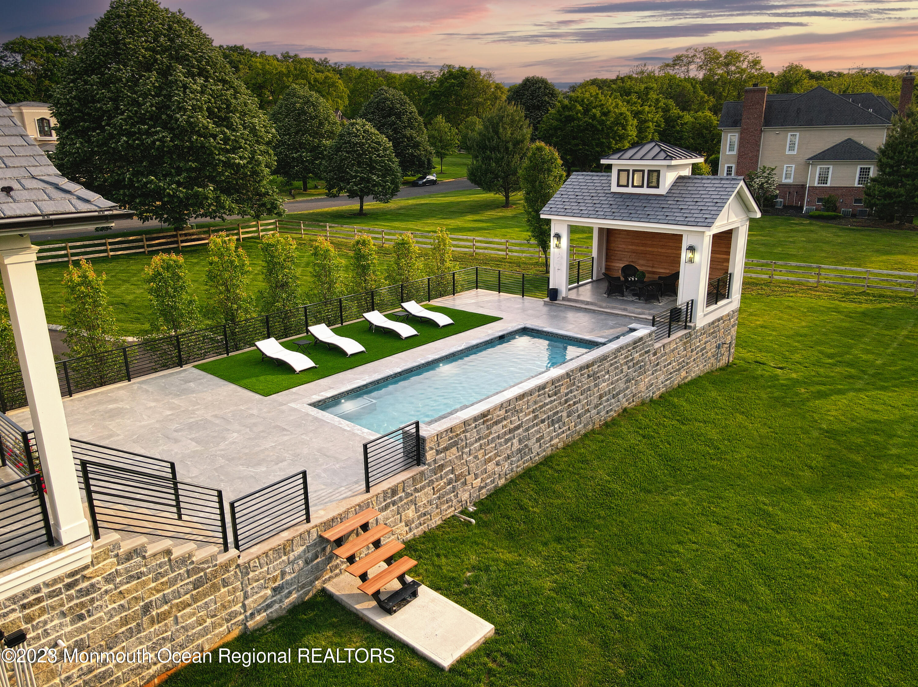 2 Ponderosa Drive