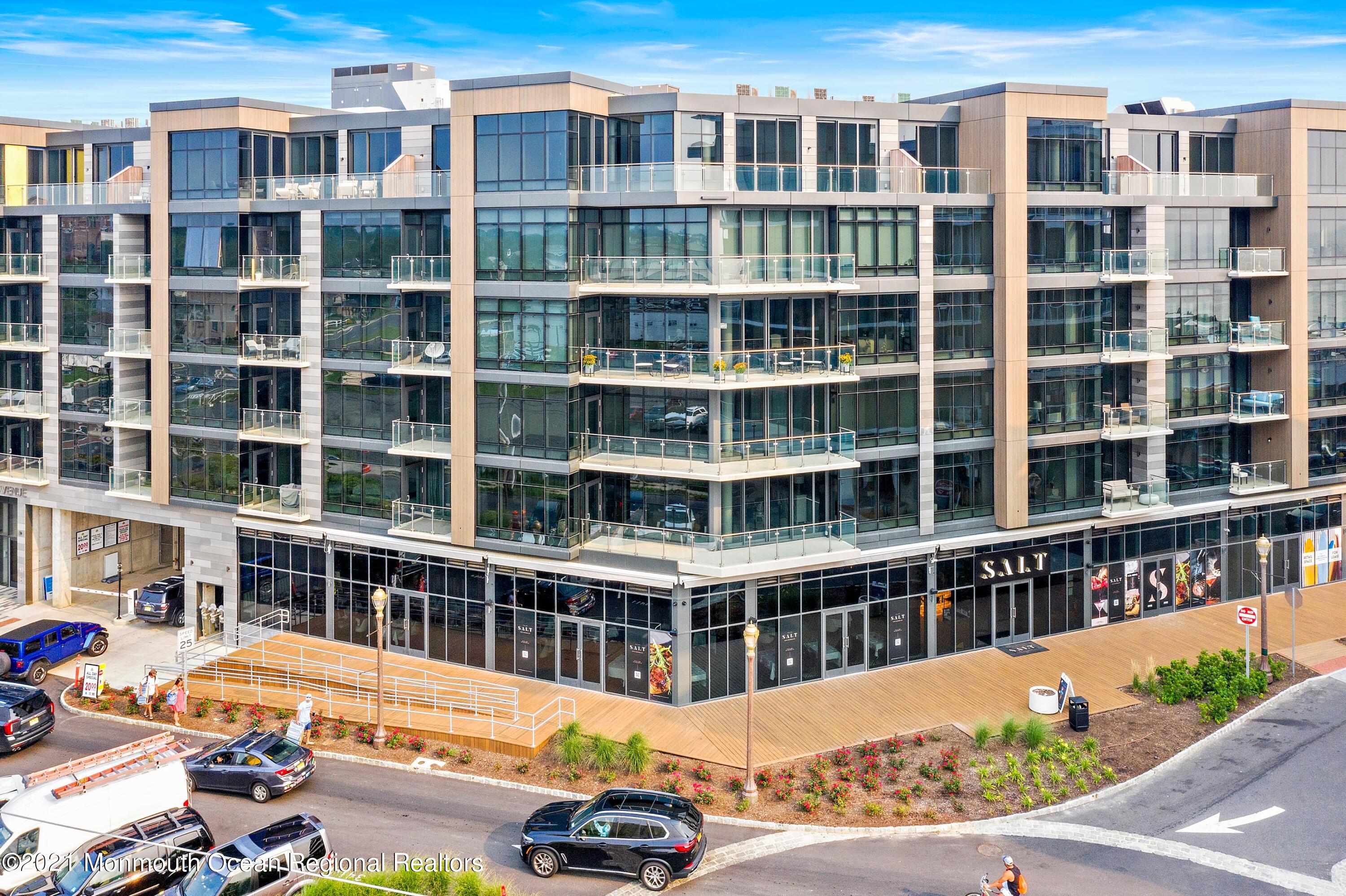 15 Morris Avenue, 317