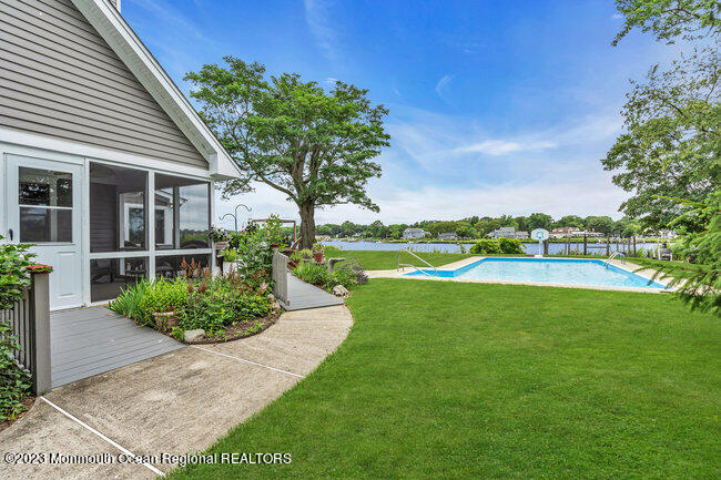 89 Horseneck Point Road