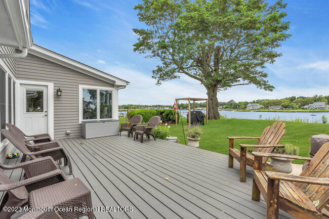 89 Horseneck Point Road