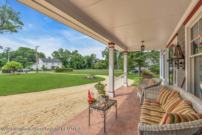 89 Horseneck Point Road