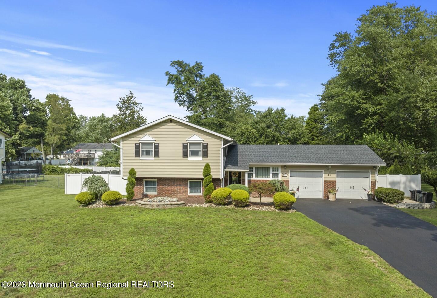 21 Tamarack Drive