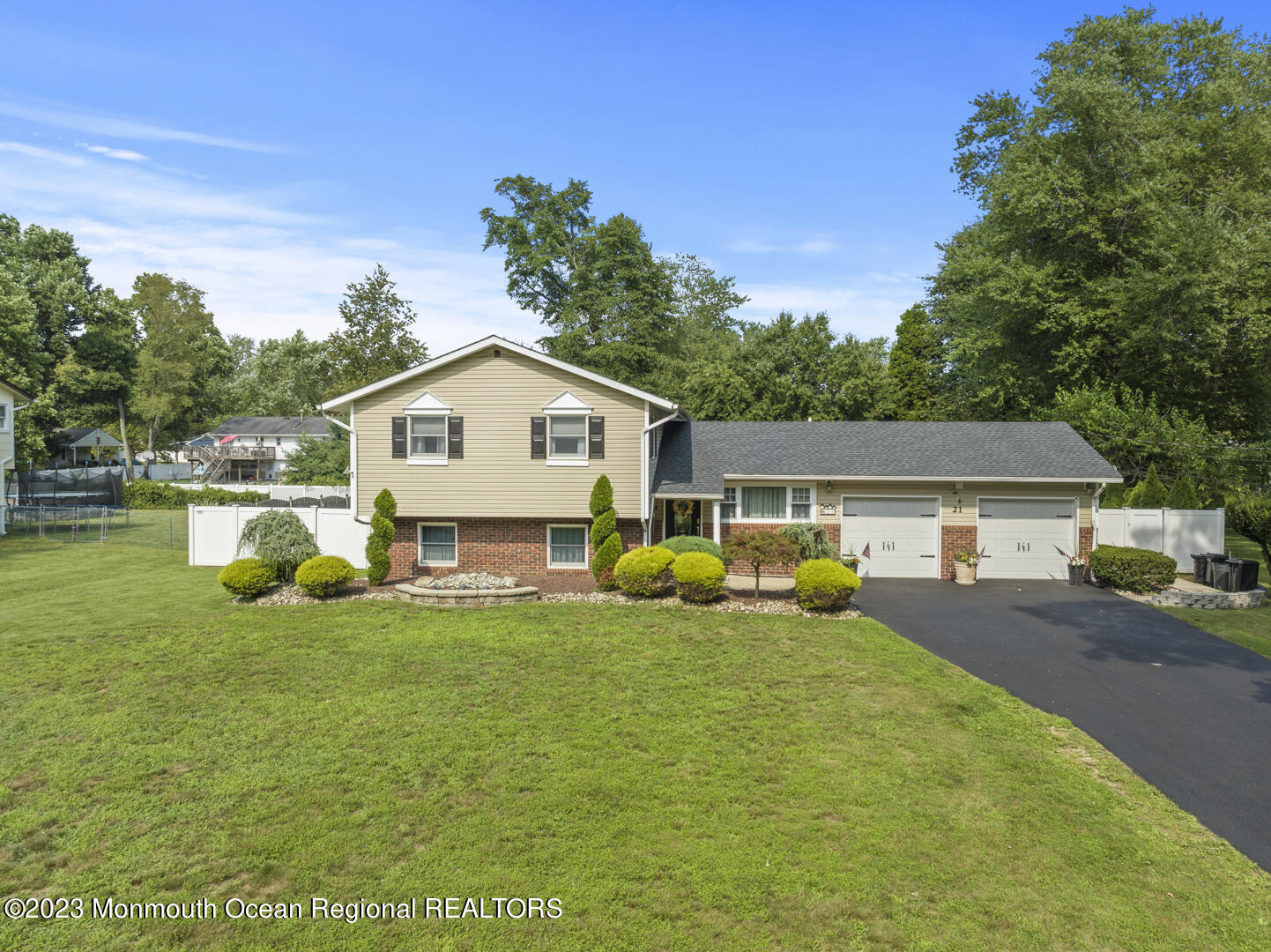21 Tamarack Drive