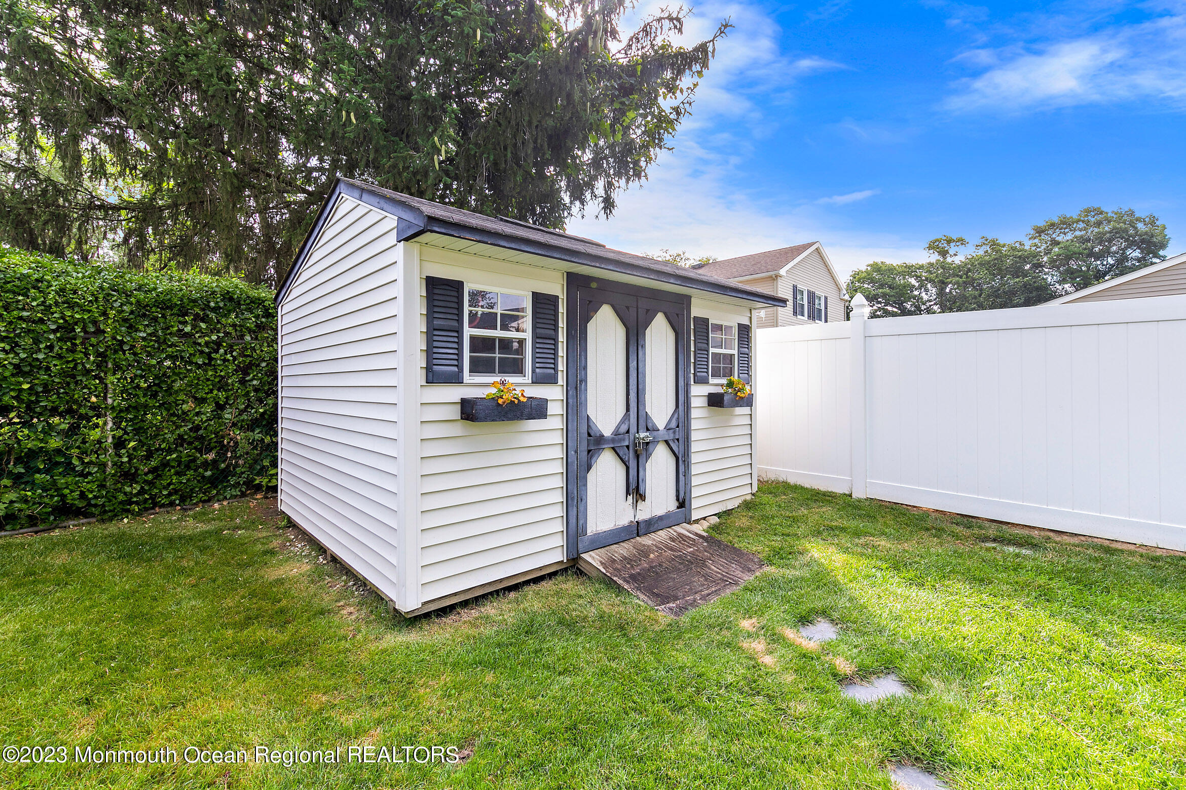 12 Oaklyn Lane