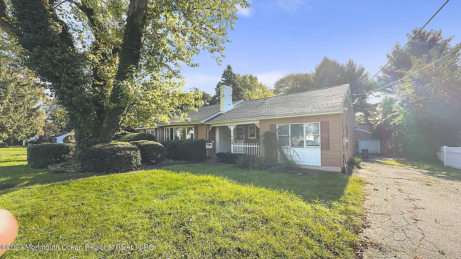 24 Comanche Drive