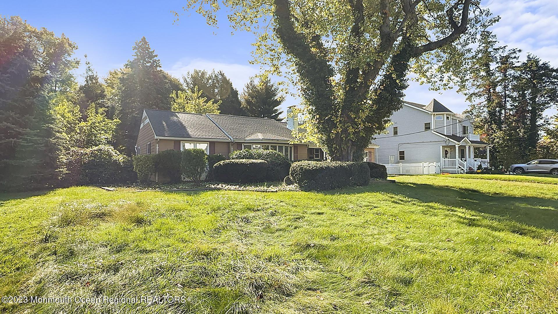 24 Comanche Drive