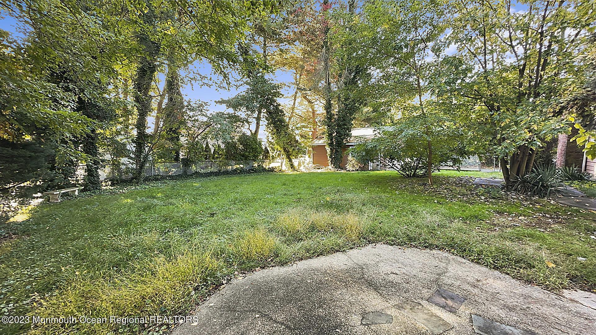 24 Comanche Drive