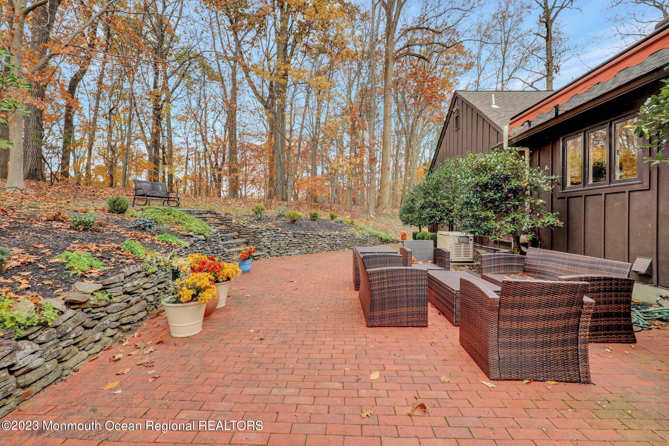 4 Ridge Court