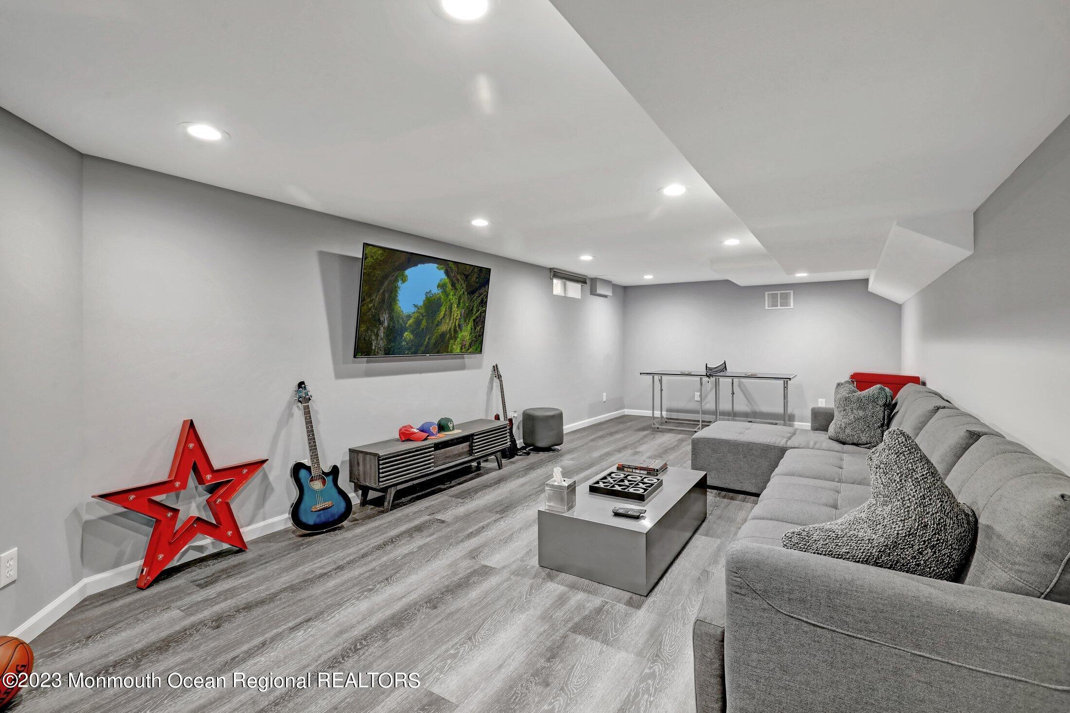 4 Ridge Court
