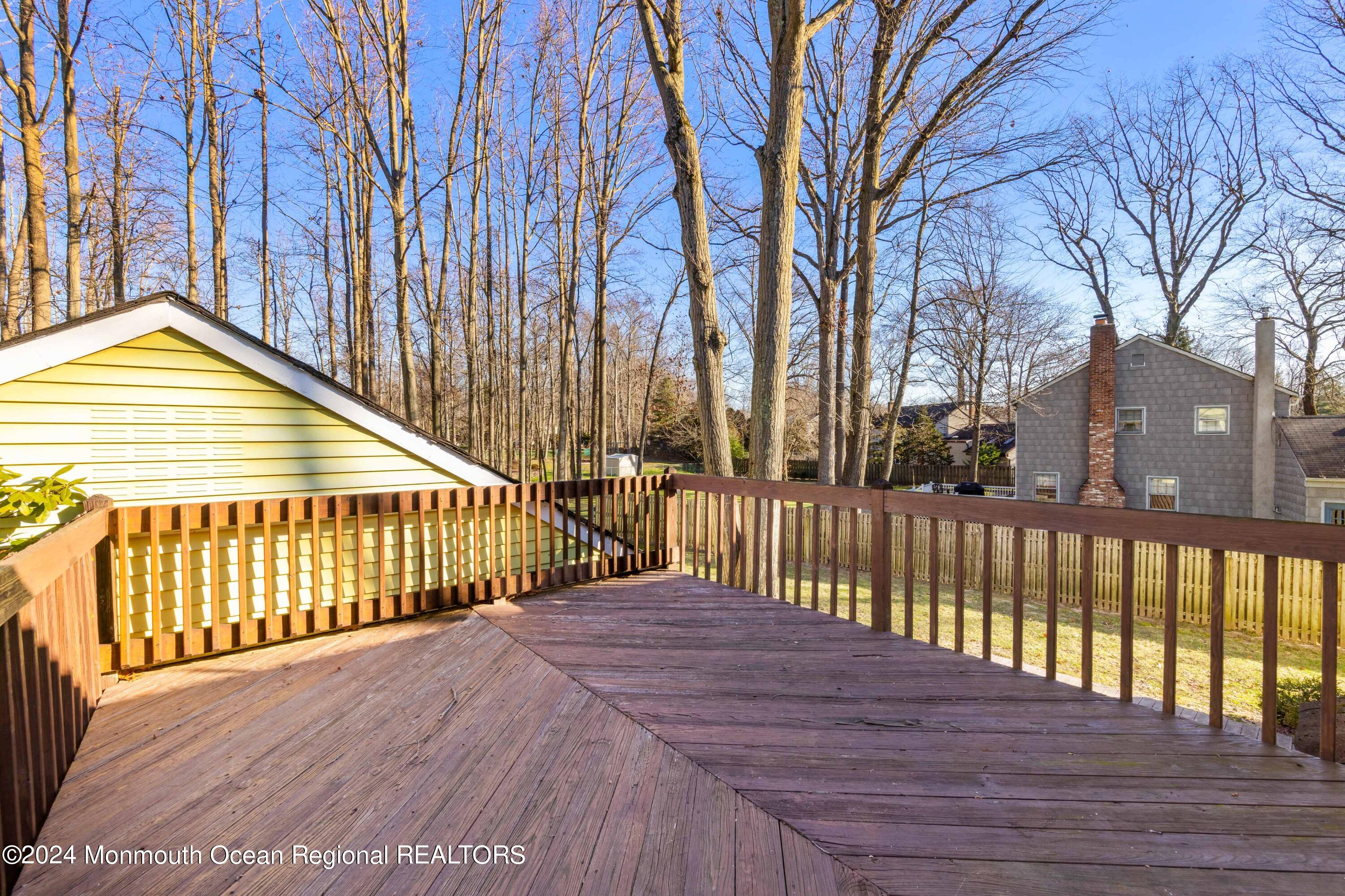2 Woodland Circle